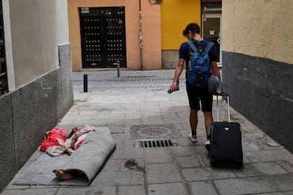 España afirma que su mercado inmobiliario no es un "libre para todos" tras medidas contra Airbnb