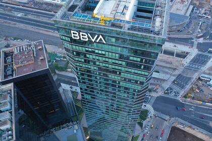 España.- Economía.- Banco Sabadell rechaza la mejora de la OPA de BBVA, aunque el accionista David M
