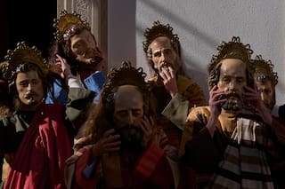 España inicia la Semana Santa con procesiones, palmas y caras conocidas