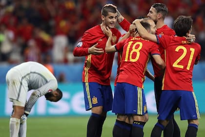 España le ganó con autoridad a Turquía