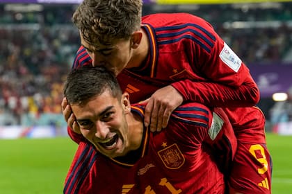 España logró la mayor victoria en su historia mundialista con el 7 a 0 a Costa Rica; Ferrán Torres hizo dos goles y Gavi uno