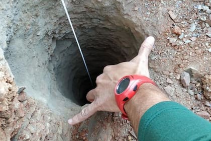 España, Málaga, chico, niño, pozo, búsqueda, rescate