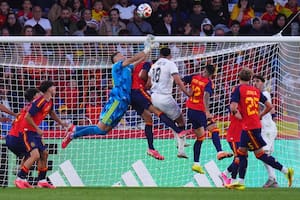 España sufre por la ausencia Lamine Yamal y por su juego tibio: pálido empate con Irak