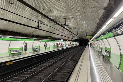Este incidente se produce en un contexto de preocupación por la seguridad en la red de subte de Barcelona, especialmente en la línea 3