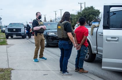 Especialistas advierten por la capacidad del ICE para obtener datos de migrantes
