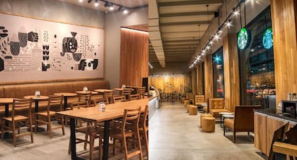 Especialistas afirman que la apertura de un nuevo de Starbucks en un barrio de Estados Unidos donde no hay cafeterías contribuye a la creación de entre 1,1 y 3,5 nuevas empresas al año durante los próximos siete años