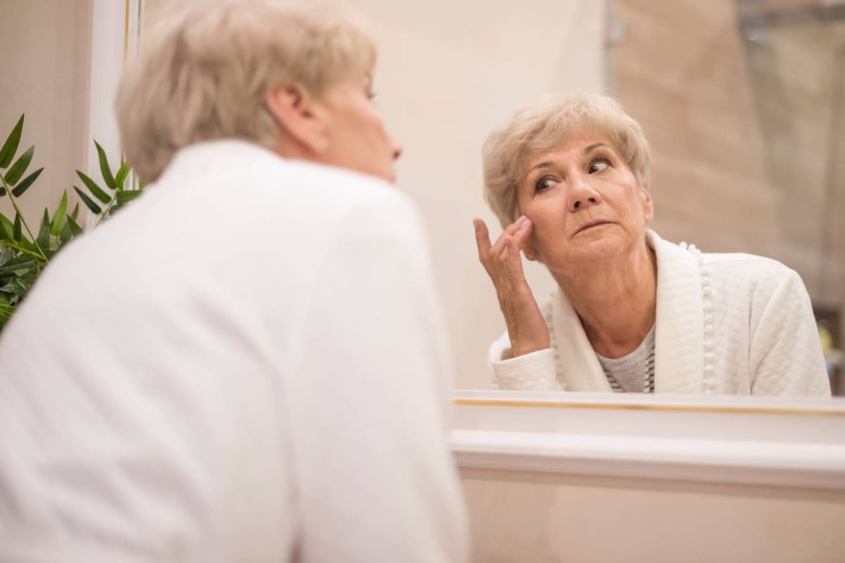 Especialistas revelan la verdad sobre el uso del aceite de coco, popular en la cocina, para erradicar las arrugas