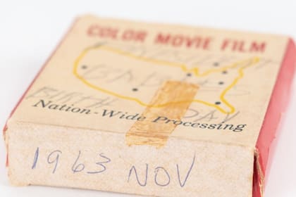 “Espero es que otras familias en Dallas vayan a sus películas de 8 milímetros y vean qué más hay. Porque estas películas necesitan ser curadas, necesitan ser digitalizadas, necesitan ser preservadas”. Créditos: RR Auctions