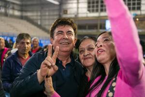 Espinoza, el miércoles, en un encuentro con militantes en González Catán
