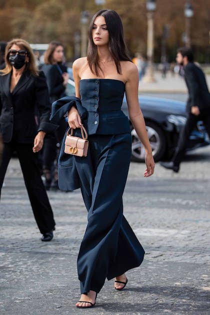 Espléndida, Deva Cassel fue el año pasado una de las invitadas VIP de la Semana de la Moda de París.