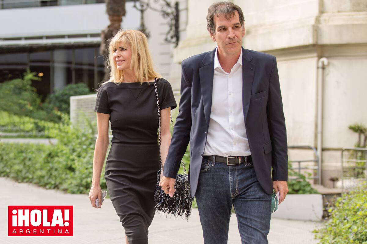 Espléndida, Karina llega al evento de la mano de su novio, Ignacio Castro Cranwell.