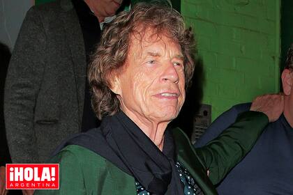 Espléndido a los 80, Mick organizó una multitudinaria fiesta en un pub de Chelsea de la que salió bailando.