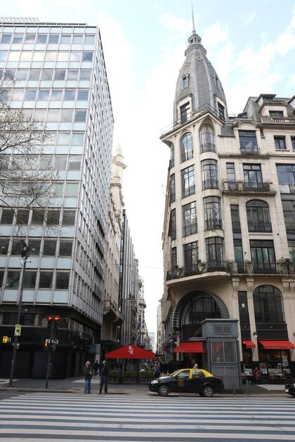 Esquina del lado Norte. La London City sobrevive hasta hoy