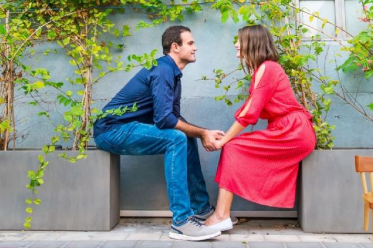 Esta analogía intenta decirnos que sin uno de esos pilares o “patas”, nuestra silla se tambalea o se cae.