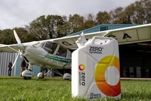 Esta avioneta completó un vuelo con combustible sintético de la empresa Zero Petroleum y estableció un récord de Guinness