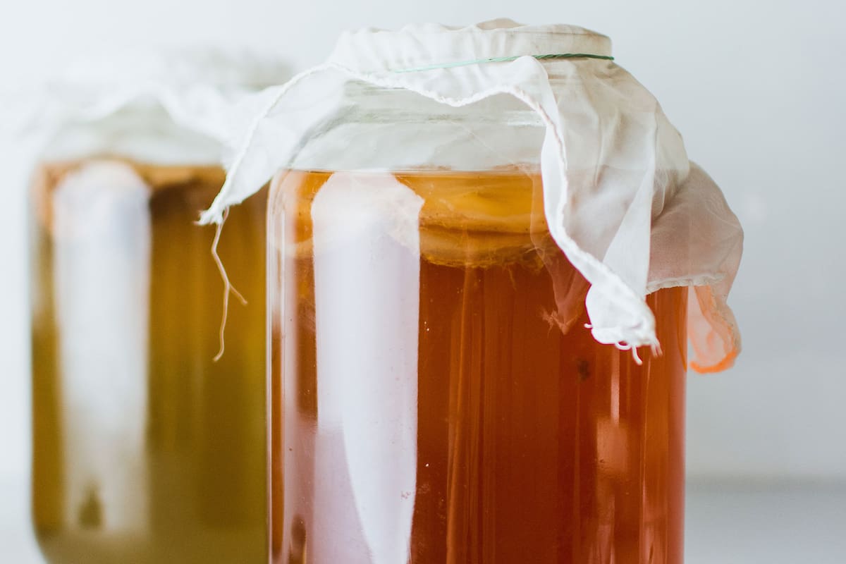 Esta bebida fermentada tiene más de 2000 años y muchos beneficios, y se puede preparar en casa.