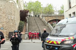 Un hombre amenazó con inmolarse en el consulado iraní en París