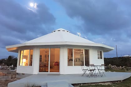 Esta casa prefabricada en el Caribe es a prueba de huracanes