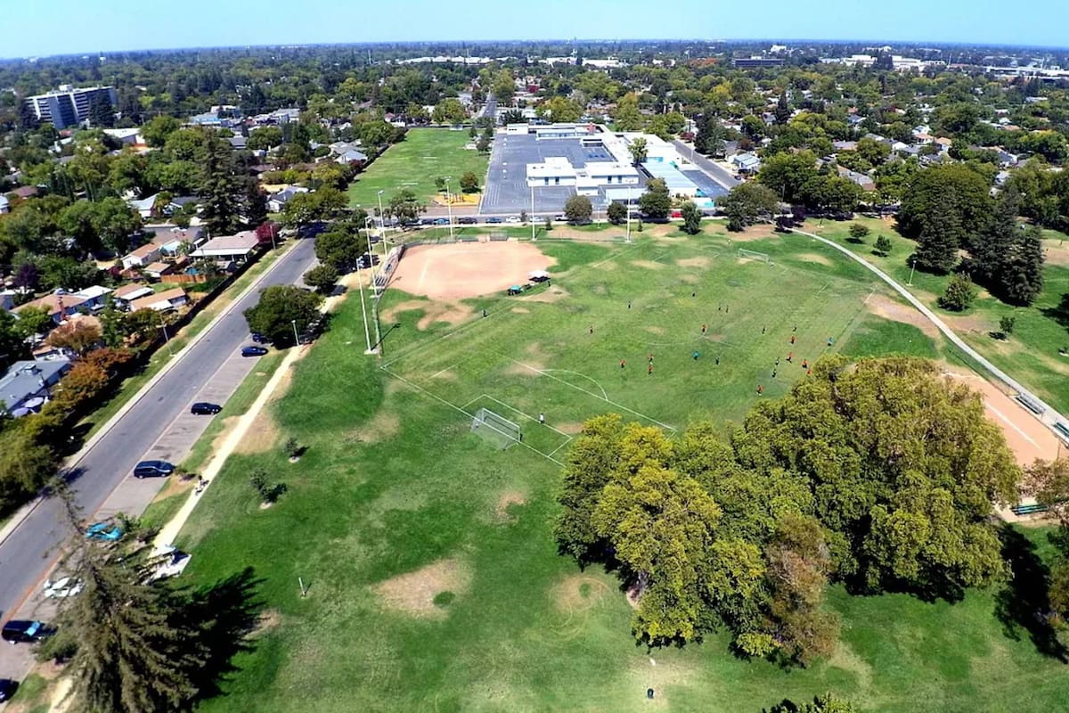Esta ciudad de California ofrece diversas iniciativas municipales y oportunidades de participación ciudadana para mejorar la calidad de vida urbana