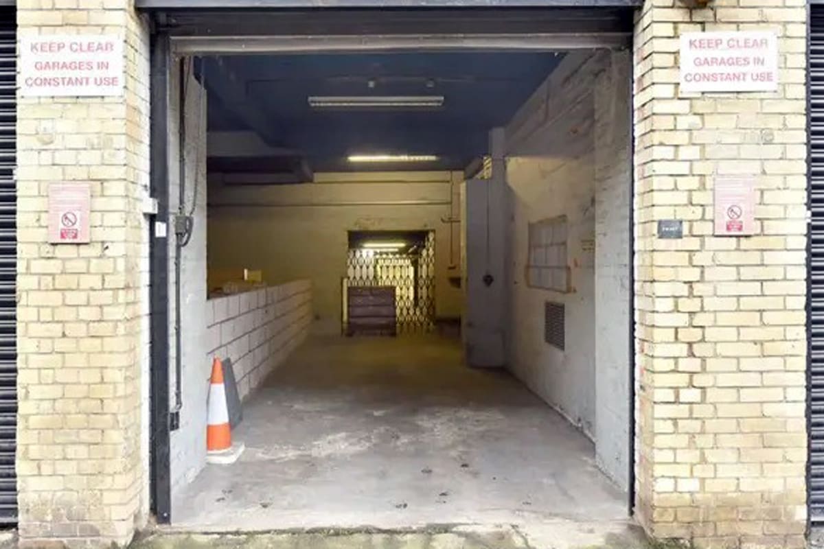 Esta cochera en el centro de Londres se vende por 1 millón de dólares