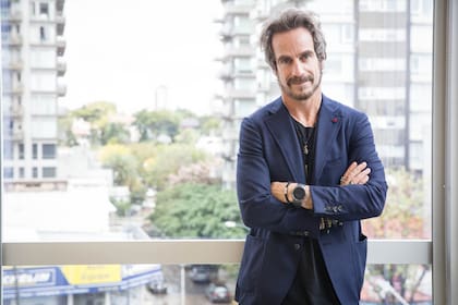 Está considerado como uno de los líderes más creativos de su país, fue músico, maratonista y es aclamado por sus impactantes proyectos de gran infraestructura