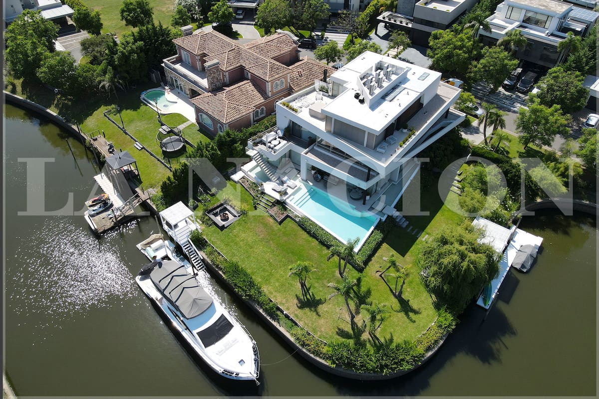 Esta es la casa allanada en el barrio El Yacht, de Nordelta, en busca de documentos de Faroni, informaron fuentes oficiales