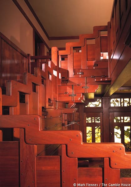 Esta es la escalera principal de The Gamble House