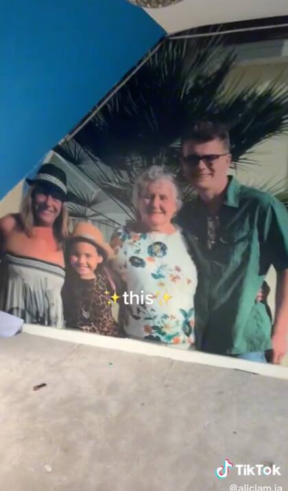 Esta es la fotografía familiar que estaba en una de las habitaciones