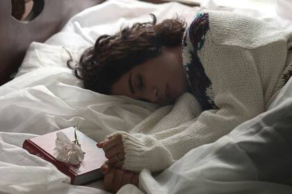 Esta es la luz que debes tener en tu dormitorio para descansar mejor