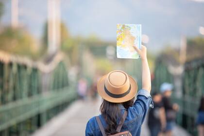 Esta es la mejor edad para viajar, según la IA