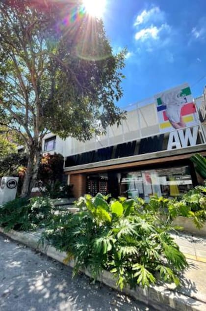 Esta es la tienda ubicada en la carrera 37 con calle 54 en Cabecera, en Bucaramanga, que abrieron después de casi quebrar.
Foto: Cortesía Sergio Serrano