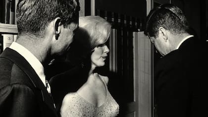 Esta es la única fotografía en la que aparecen los hermanos Kennedy junto a la estrella de cine.