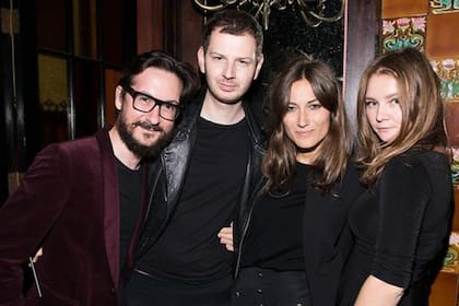 Esta foto de Elle Dee (izquierda) con Anna Delvey (su verdadero nombre era Anna Sorokin) fue ampliamente compartida cuando se destapó el caso de la estafadora