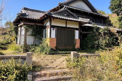 Esta foto sin fecha de Tim Hornyak muestra una casa akiya vacía en Nagasaki, Japón, a principios de este año