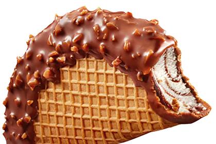 Esta foto sin fecha proporcionada por Unilever muestra el Choco Taco. (Claire Grummon/Unilever vía AP)