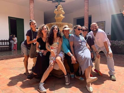 Esta fotografía junto a su esposa y colegas actores fue una de las últimas publicaciones de Toto Vega