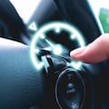 Qué significa el testigo del reloj en el tablero del auto
