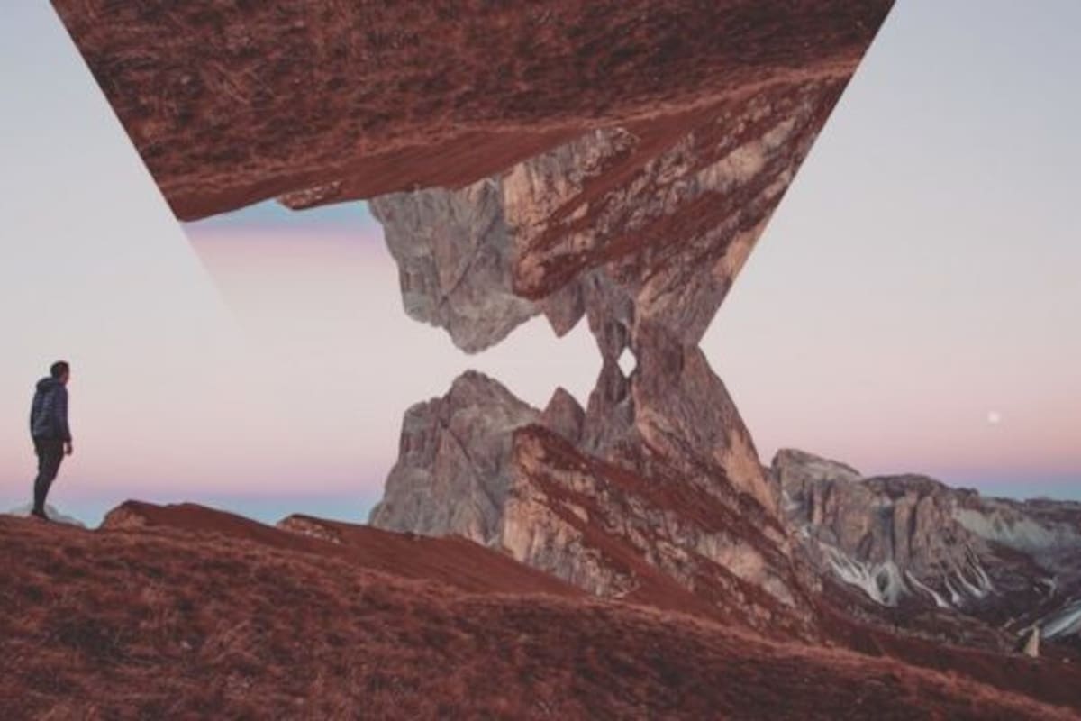 Esta hipótesis es un intento de sus autores de explicar de forma más sencilla y “económica” varios misterios del cosmos