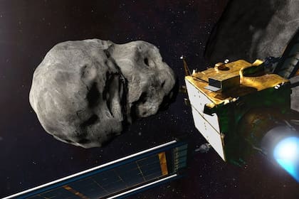 Esta ilustración muestra la nave espacial de prueba de redirección de doble asteroide (DART) de la NASA antes del impacto en el sistema binario de asteroides Didymos