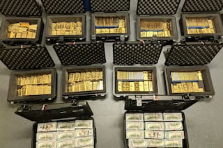 Exfuncionario de la CIA acusado de robar 40 millones en lingotes de oro se declara culpable