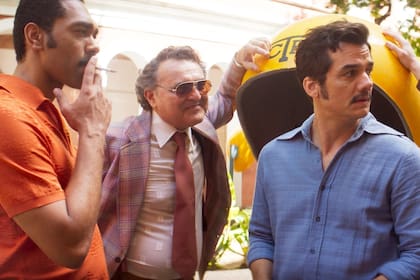 Esta imagen difundida por Neon muestra, de izquierda a derecha, Ítalo Martins, Robério Diógenes, Wag