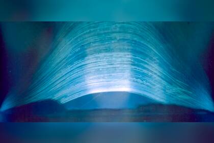 Esta imagen muestra el recorrido curvo del sol a lo largo de 2953 días