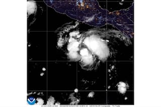 Trudy se fortalece a huracán mientras se acerca a la costa de México; se espera una gran tormenta