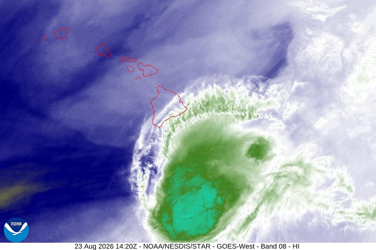 Esta imagen satelital de la Oficina Nacional de Administración Oceánica y Atmosférica de Estados Uni