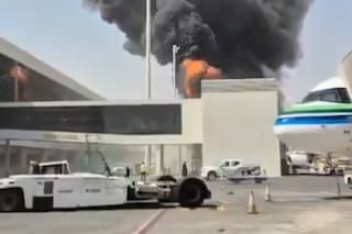 Proyectil impacta en terminal de pasajeros en aeropuerto Riad