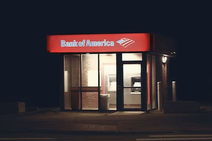 Esta iniciativa exigiría que tanto usuarios nuevos como actuales presenten documentos oficiales para mantener sus cuentas activas en los bancos de EE.UU.