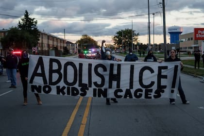 Esta intervención judicial sigue a una orden de restricción temporal previa que Ellis concedió a comienzos de mes tras una demanda que alegaba un patrón de "brutalidad extrema" del ICE