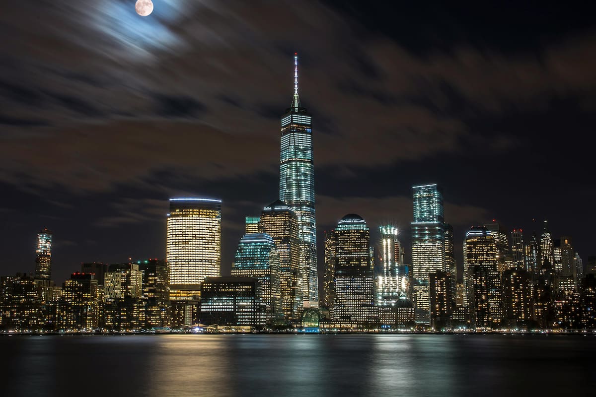 Esta luna llena, que ilumina el cielo invernal, ofrece un espectáculo visual impresionante y es una de las más esperadas del año (Archivo)