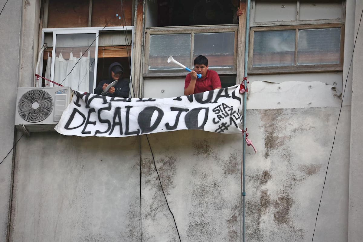 Esta mañana, los habitantes de la exfábrica Selsa resistieron el desalojo ordenado por la Justicia
