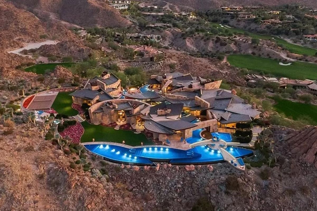 Esta mansión viene con un acuario para tiburones